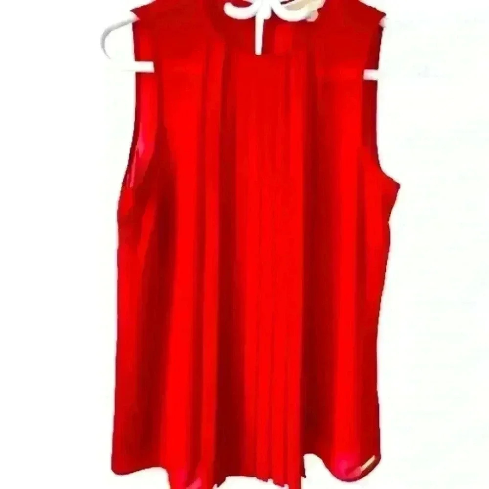 MICHEAL KORS RED SLEVELESS TOP SIZE SMALL